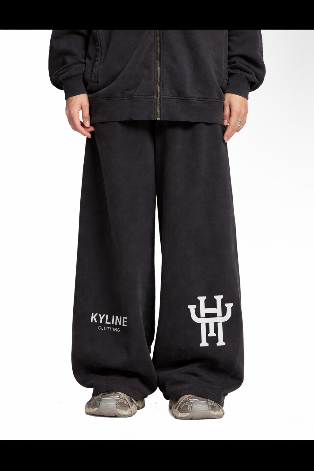 KYLINE Snow Washed Raw Edge Sweatpants – Black